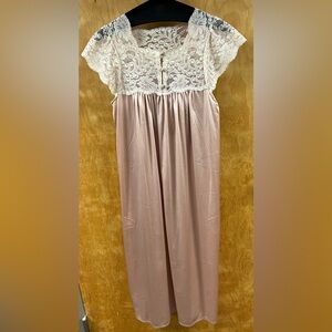 vtg shadowline nightgown Size XS 1970s Or 80s
